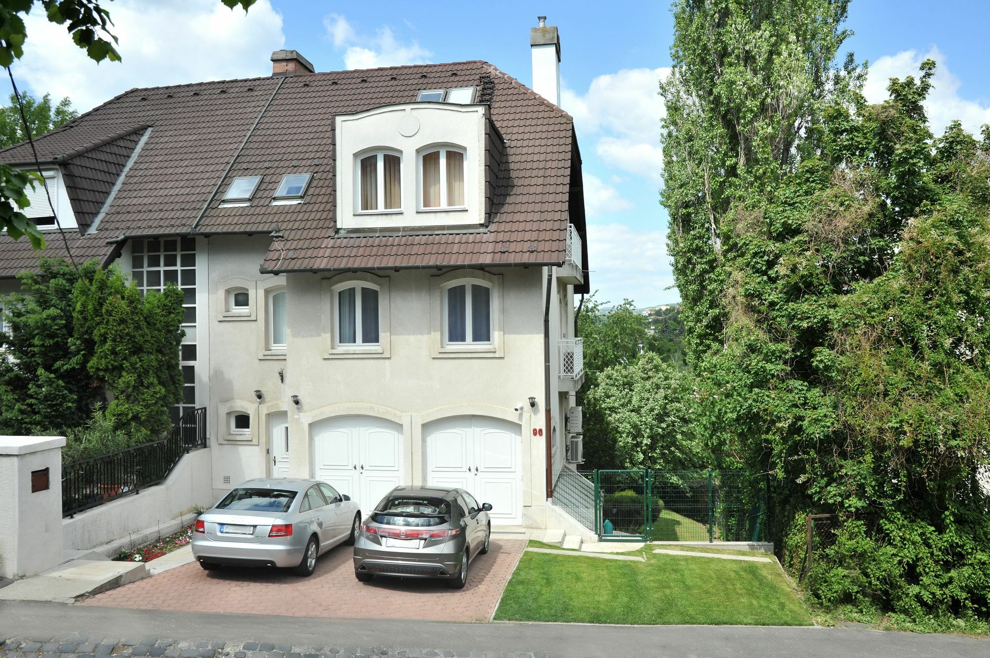 Hillside Premium Apartmán *